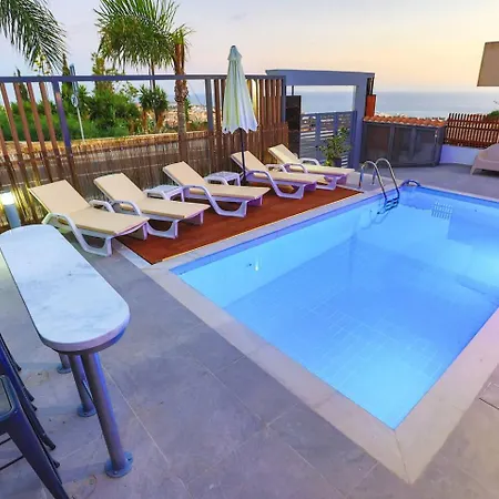 فيلة Melania Luxury With Private Heated Pool Klorakas