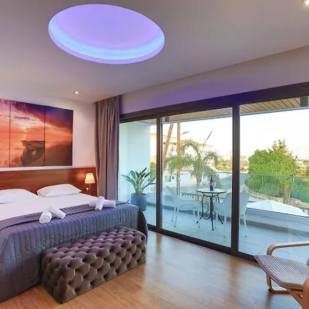 فيلة Melania Luxury With Private Heated Pool