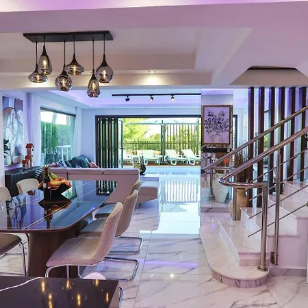 Melania Luxury With Private Heated Pool فيلة *