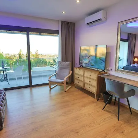 Melania Luxury With Private Heated Pool Вилла *