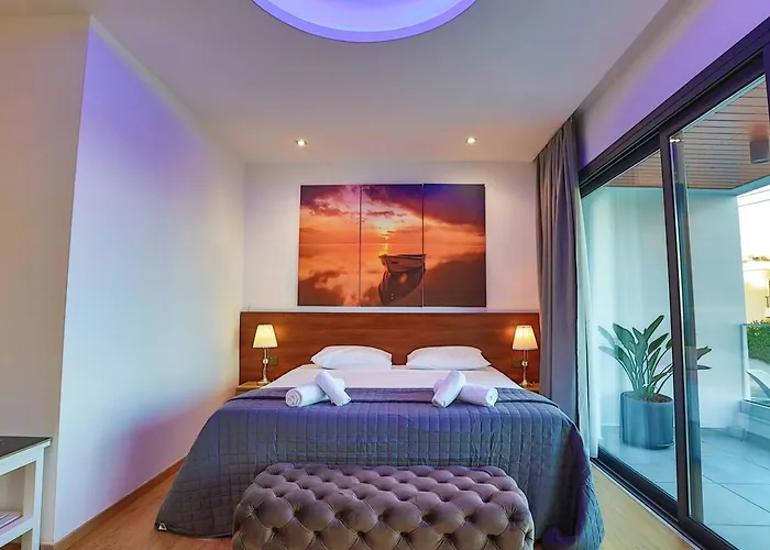 Melania Luxury With Private Heated Pool *