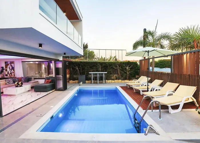 Vila Melania Luxury With Private Heated Pool Klorakas